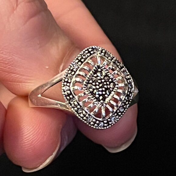 Vintage Nevada Silver Mine Sterling Silver & Marcasite Ring (Size 10) - Picture 6 of 8